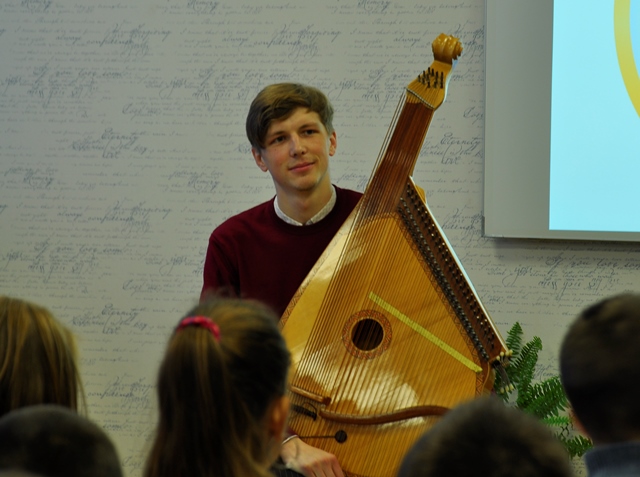 студент групи ММ-41 Олексій Дмитриєвський